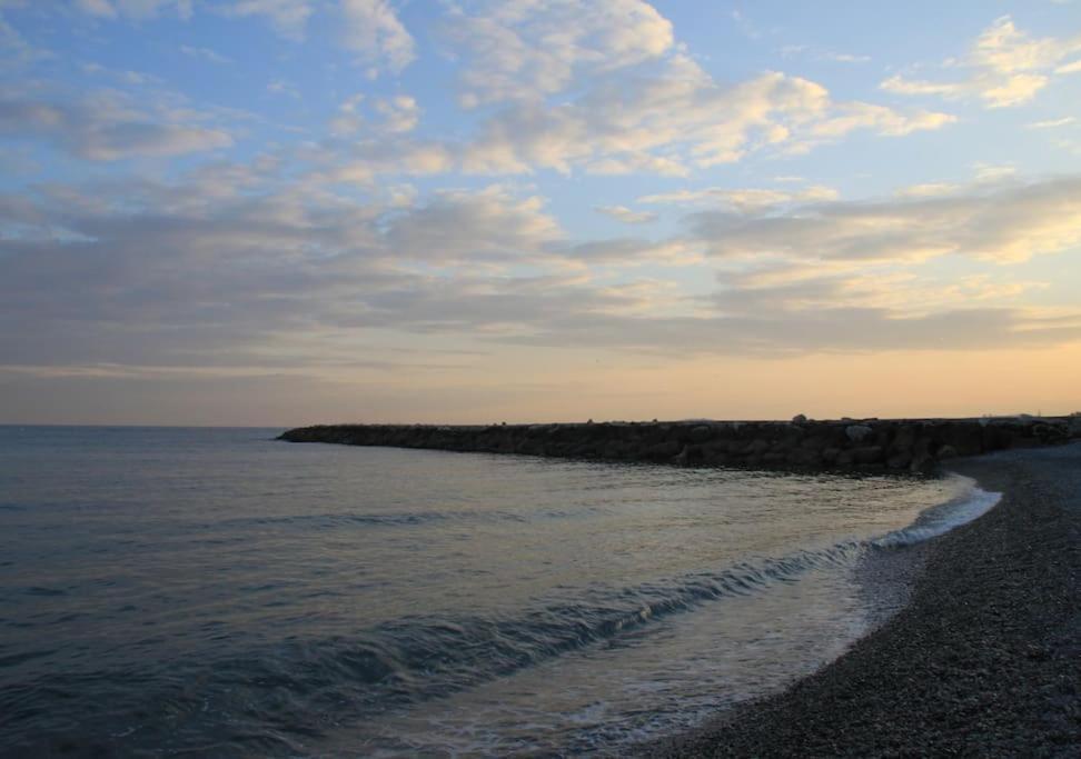 Appart Dans Maison 2 Km De La Plage วิลล์เนิฟ-ลูเบ ภายนอก รูปภาพ